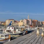 Trieste By Interhome * רוביני