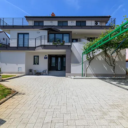 Trieste By Interhome דירה רוביני